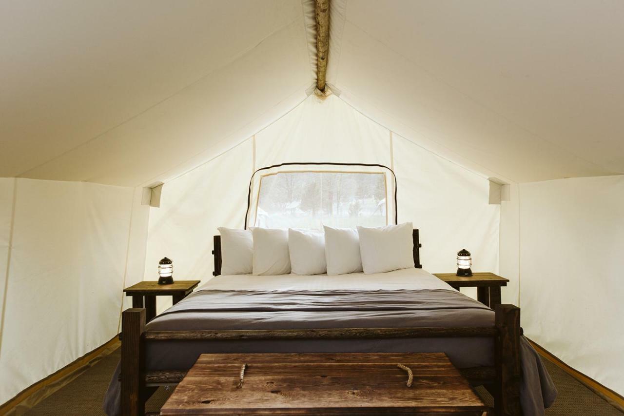 Luxury tent Under Canvas Great Smoky Mountains Pigeon Forge