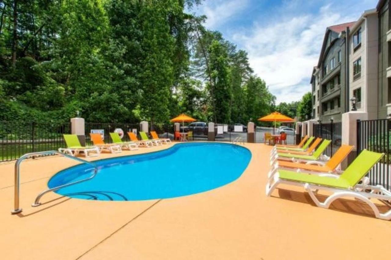 Hotel Super 8 By Wyndham Pigeon Forge-emert St 3*
