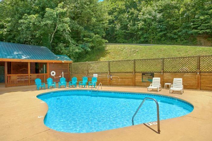 Forever Yours, Hot Tub, 1089 Of Free Attraction Tickets For Each Paid Day, Dollywood And Apartment