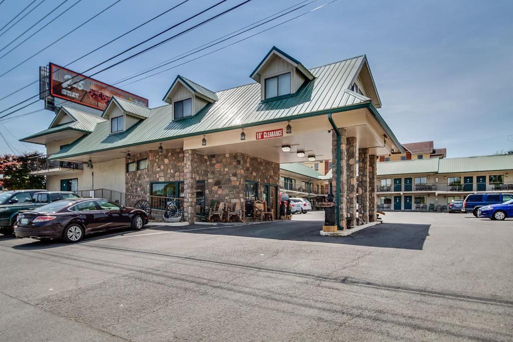 Mountain Breeze Pigeon Forge