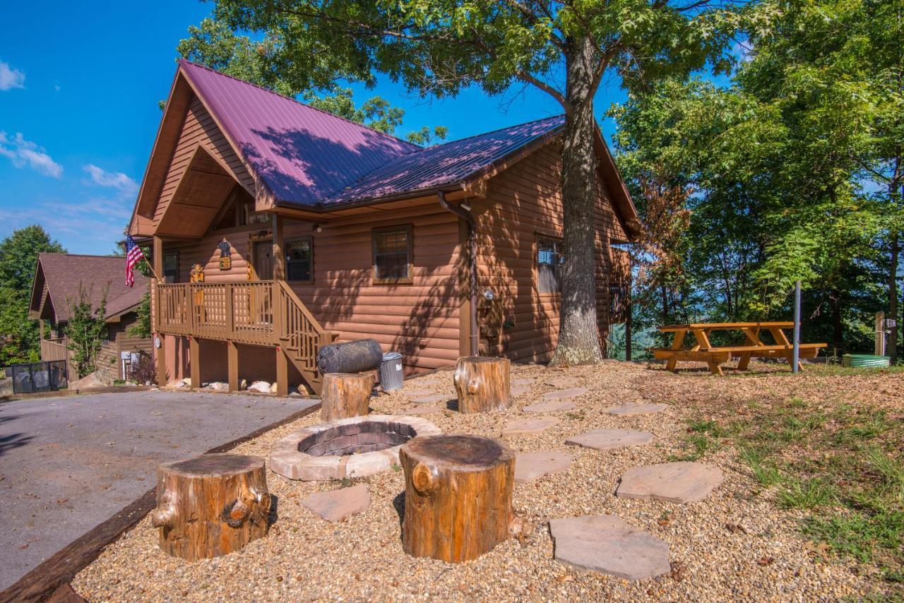 Sully's Mountain Retreat - Million Dollar View!! Holiday home *