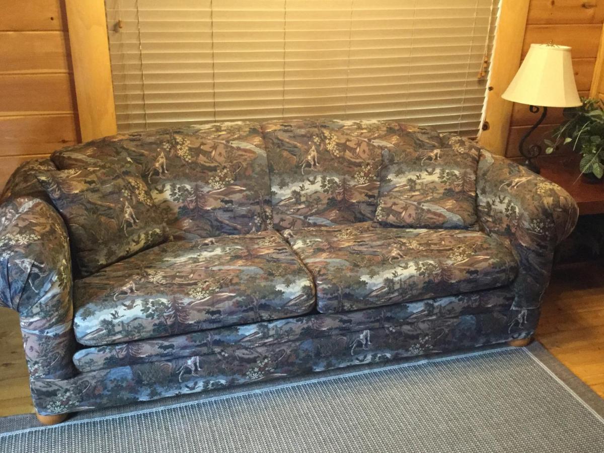 2 Swimming Pools Free Mini Golf Honey Bear Mtn Cabin - Hot Tub - Pool Table Holiday home Pigeon Forge