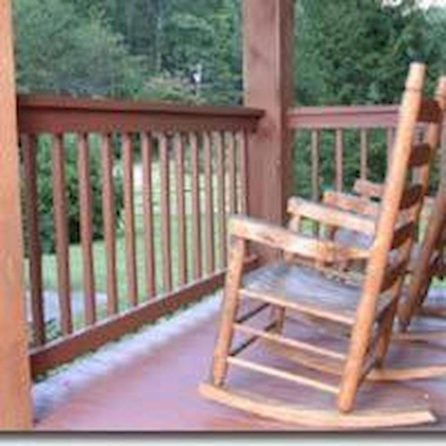 Cozy Creek Pigeon Forge