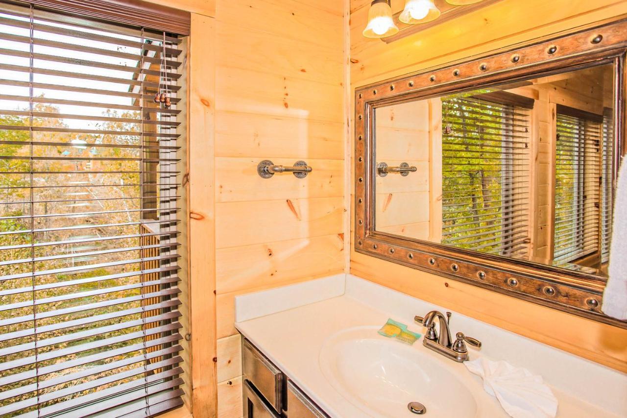 A Bear's Alpine Splash Holiday home Pigeon Forge