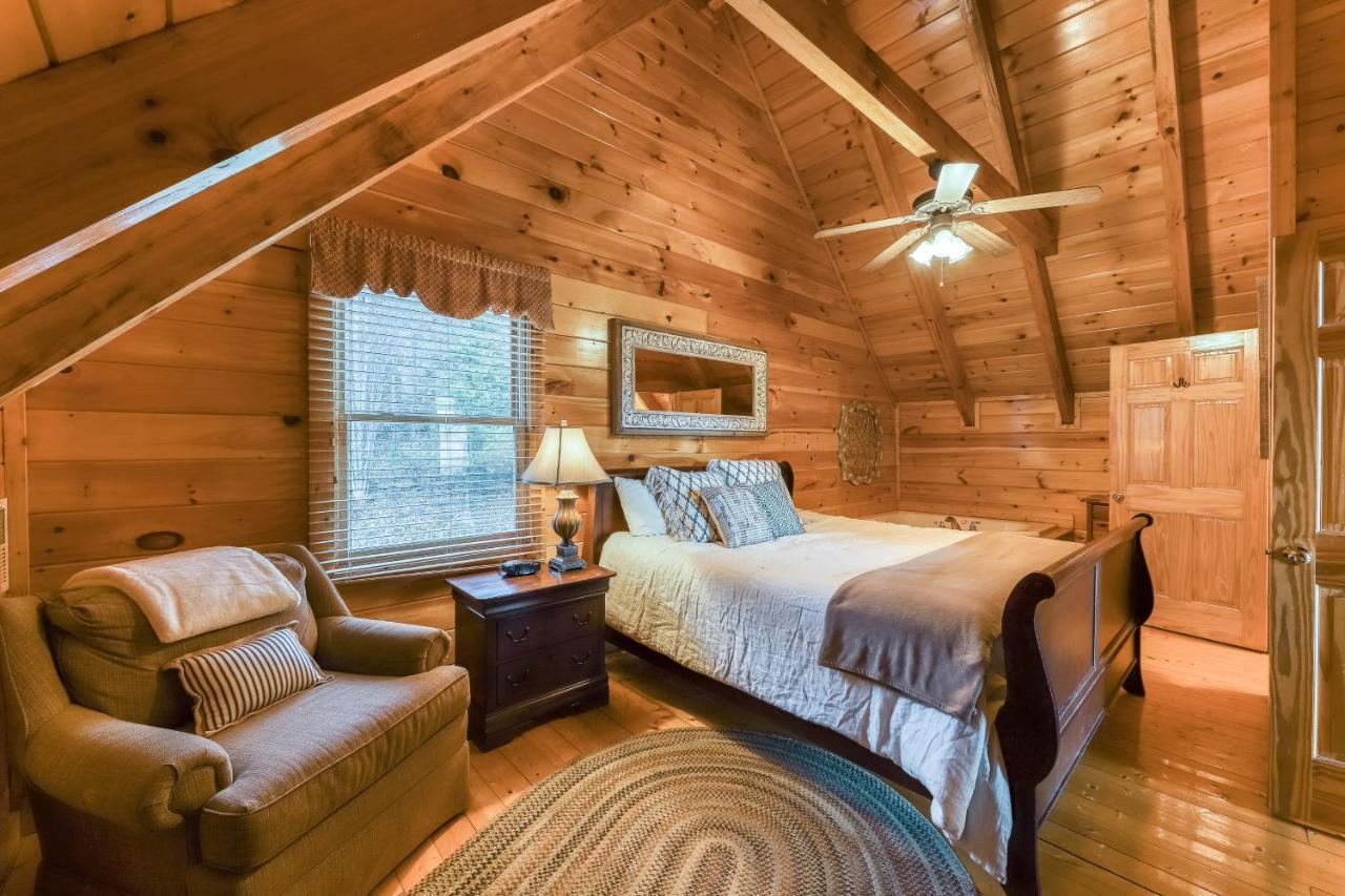 Mountain Dreams At Sherwood Pigeon Forge