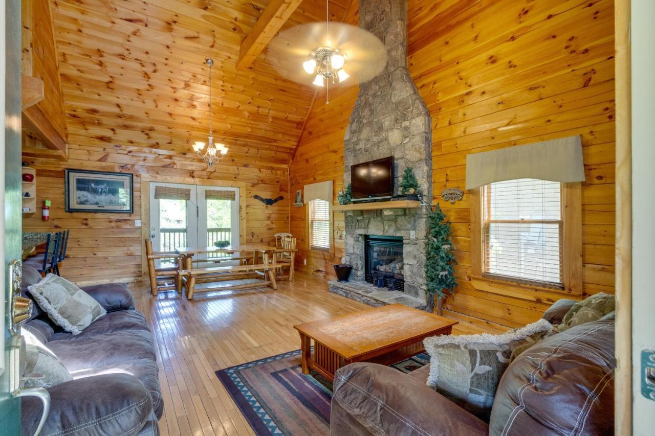 Moose Creek Pigeon Forge