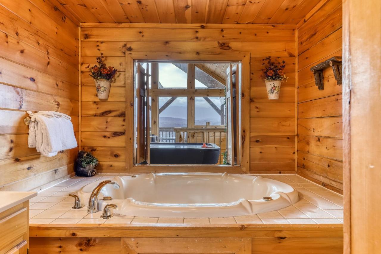 Amidst The Beauty Holiday home Pigeon Forge