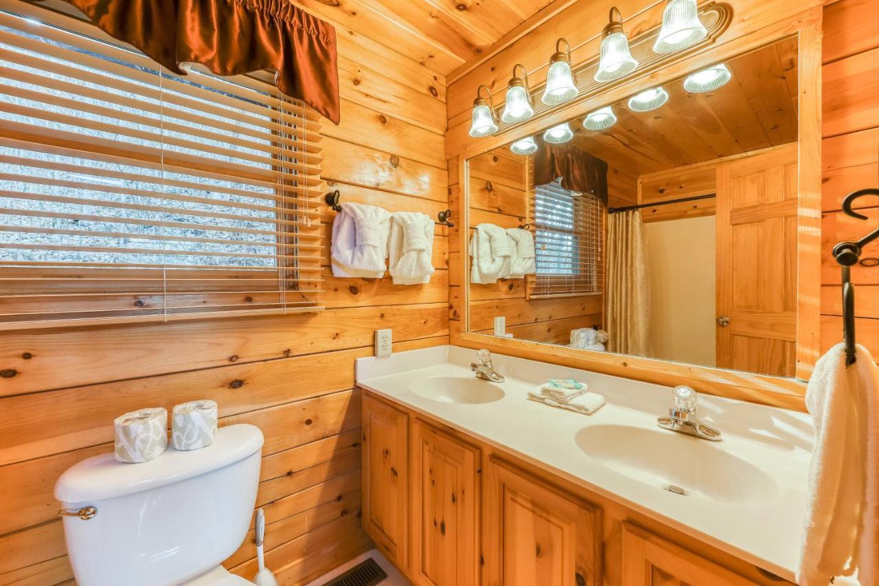 Elegant Escape * Pigeon Forge
