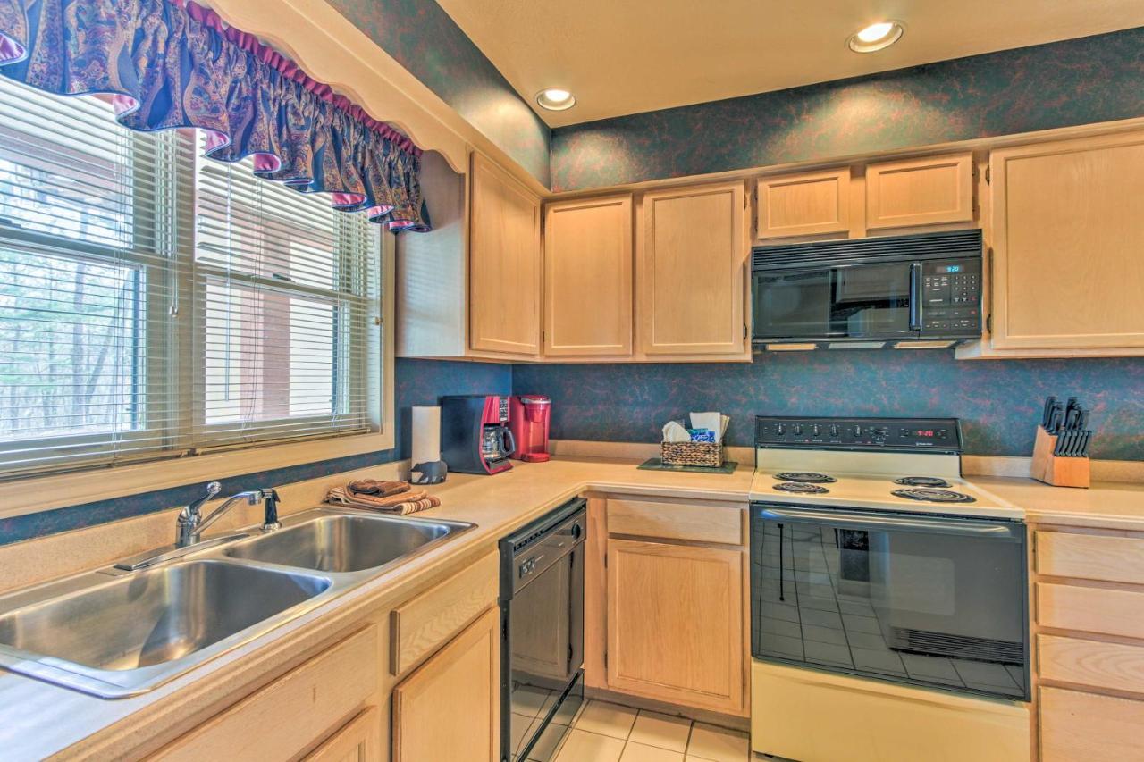 Spacious Central Locale By Dollywood Pigeon Forge
