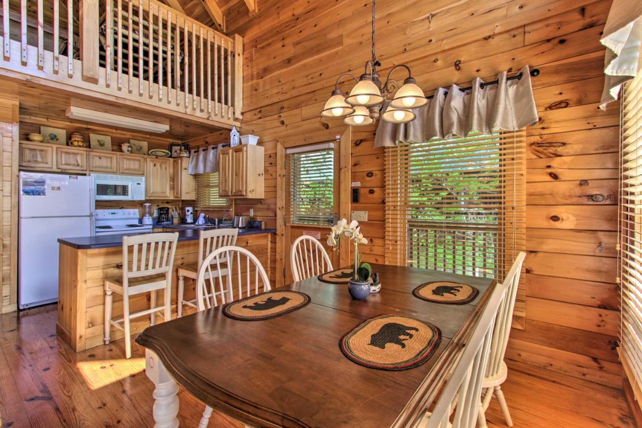Family Cabin With Pool And Hot Tub Holiday home Pigeon Forge