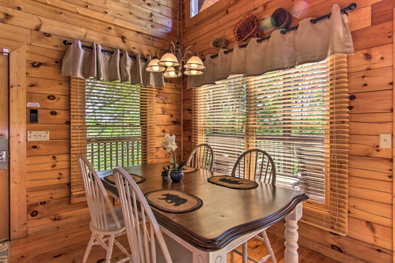 Family Cabin With Pool And Hot Tub Holiday home *