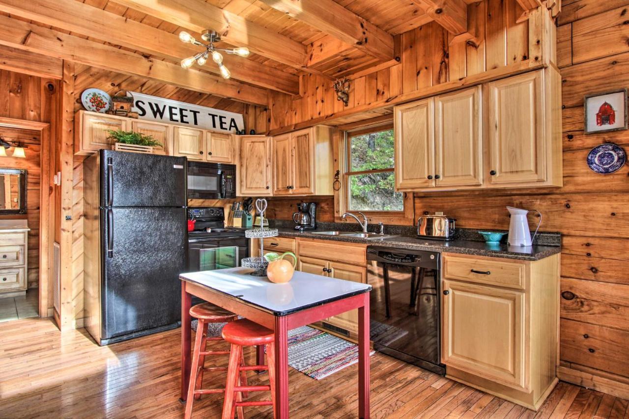 Scenic Solitude With Private Hot Tub! *