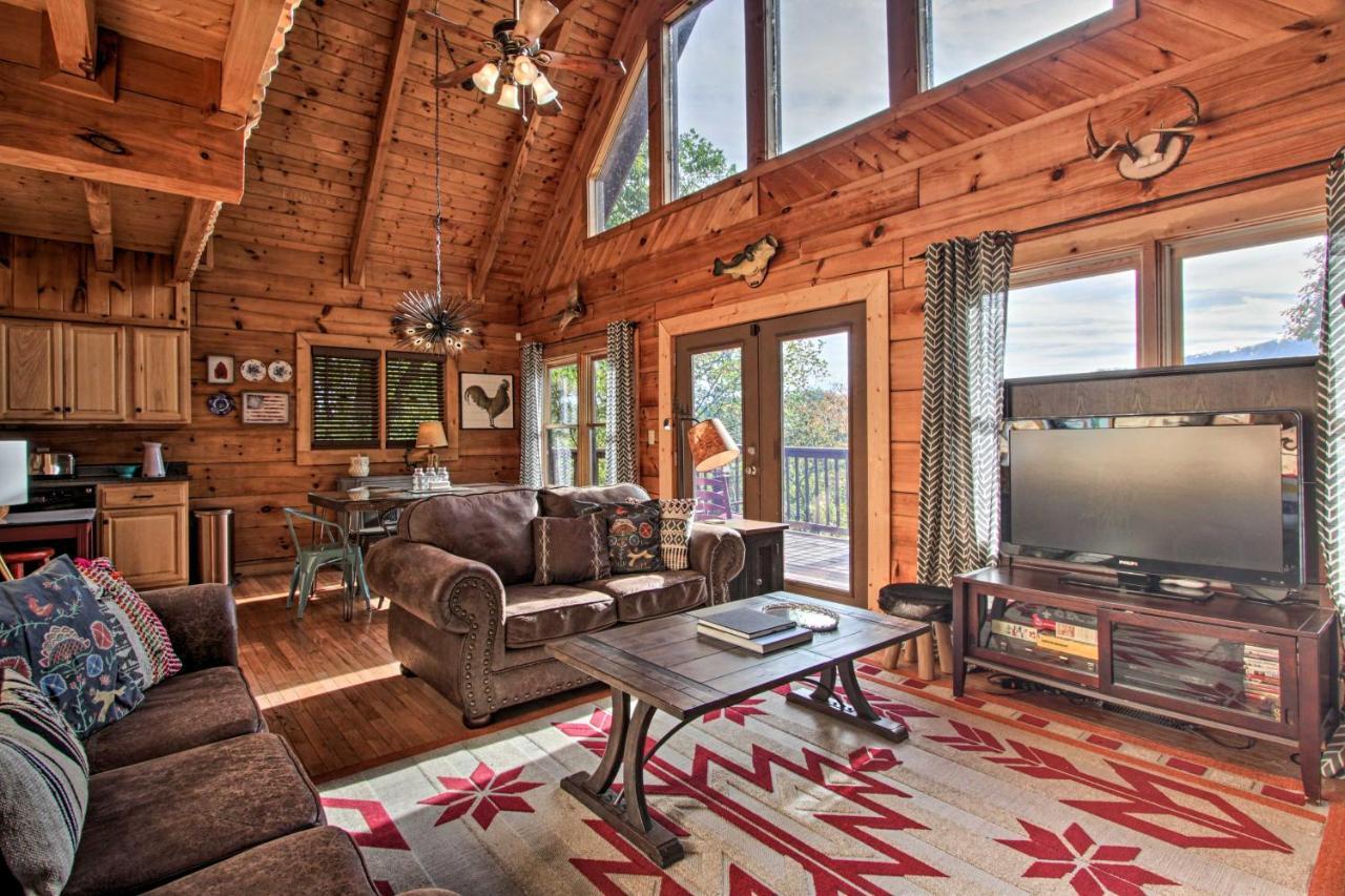 Holiday home Scenic Solitude With Private Hot Tub!