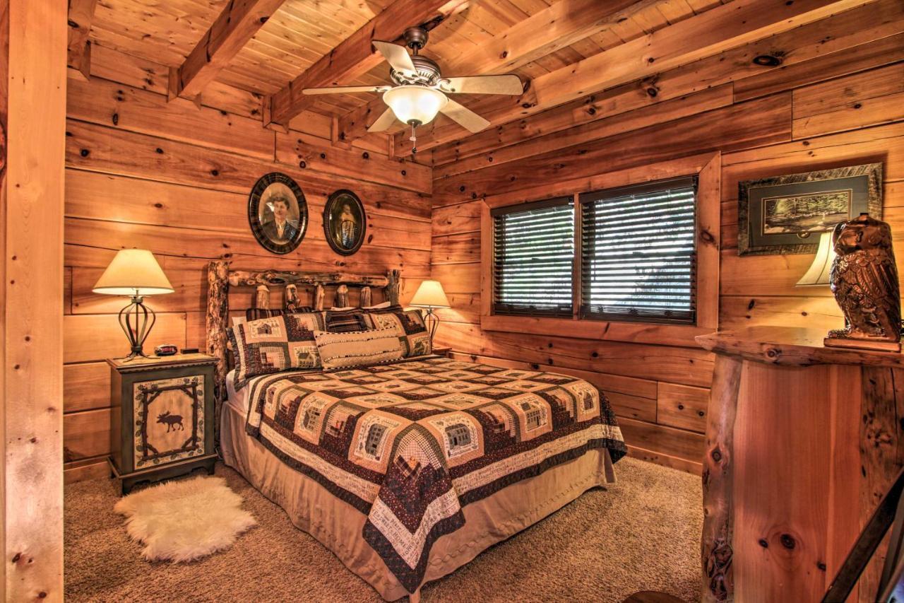 Scenic Solitude With Private Hot Tub! * Pigeon Forge