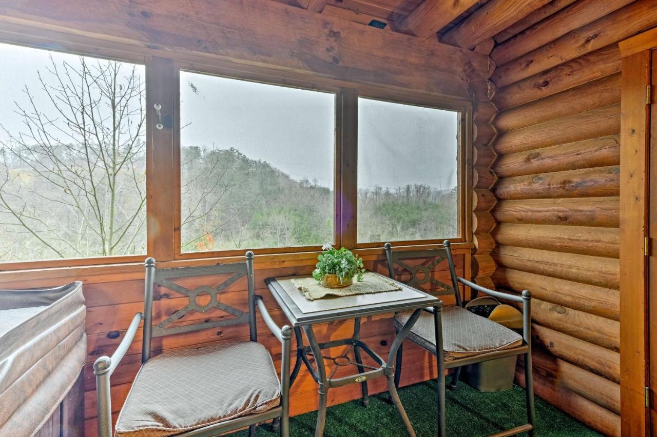 Vacation 1 Mi To Dollywood Holiday home