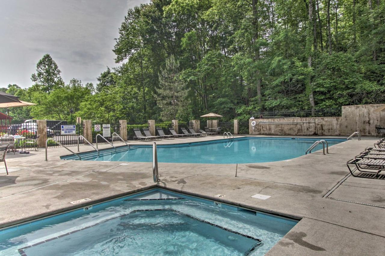 Family Cabin With Pool And Hot Tub * Pigeon Forge