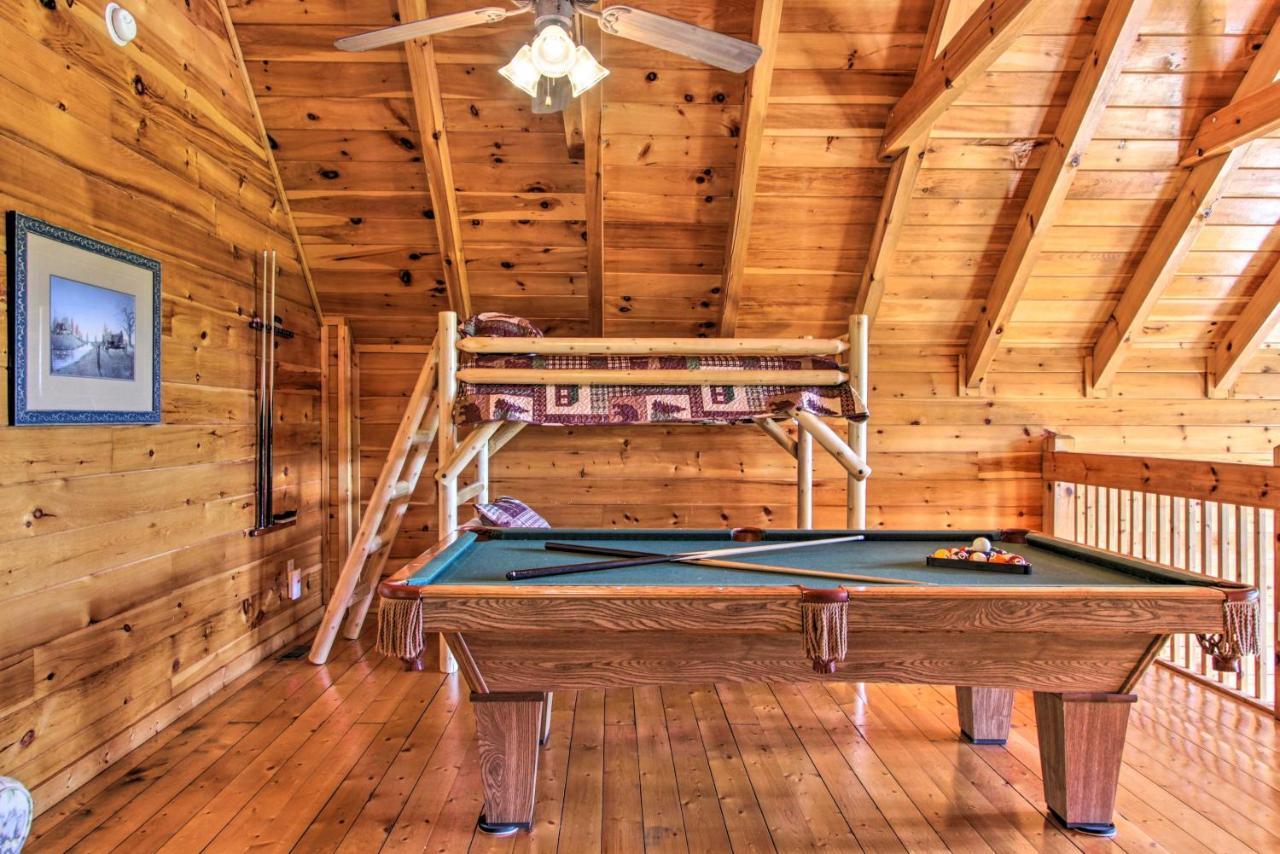 Family Cabin With Pool And Hot Tub Holiday home *