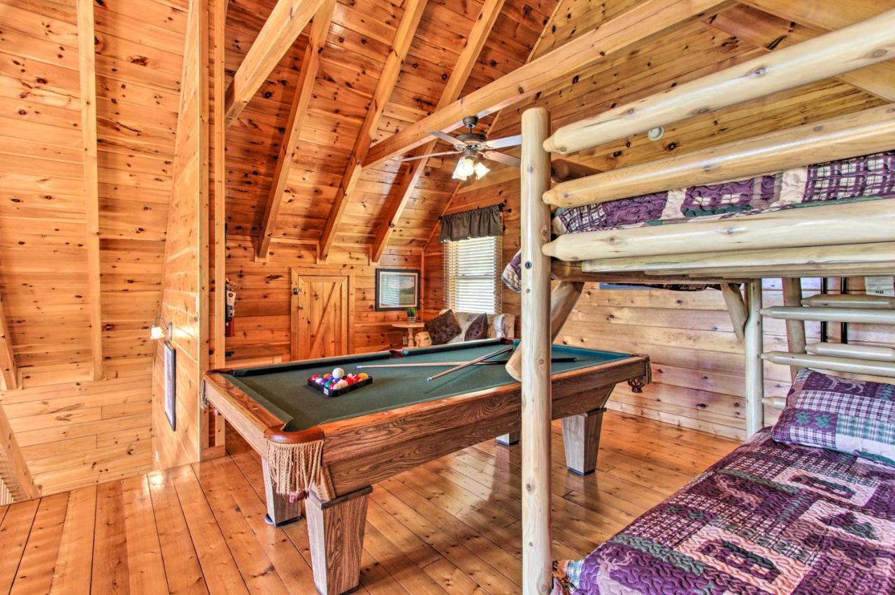 Family Cabin With Pool And Hot Tub Pigeon Forge