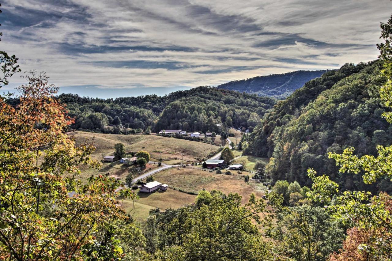Holiday home Scenic Solitude With Private Hot Tub! Pigeon Forge