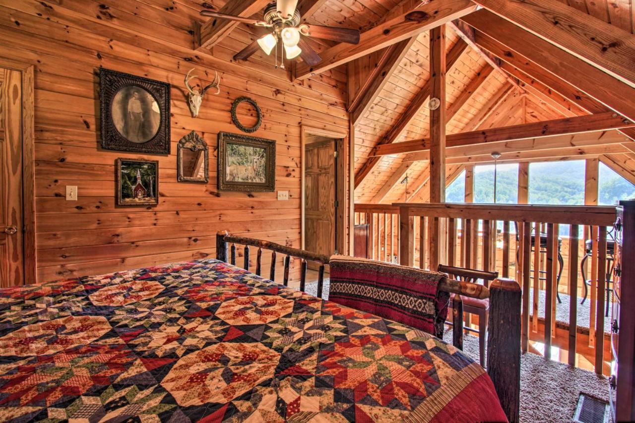 Scenic Solitude With Private Hot Tub! Pigeon Forge