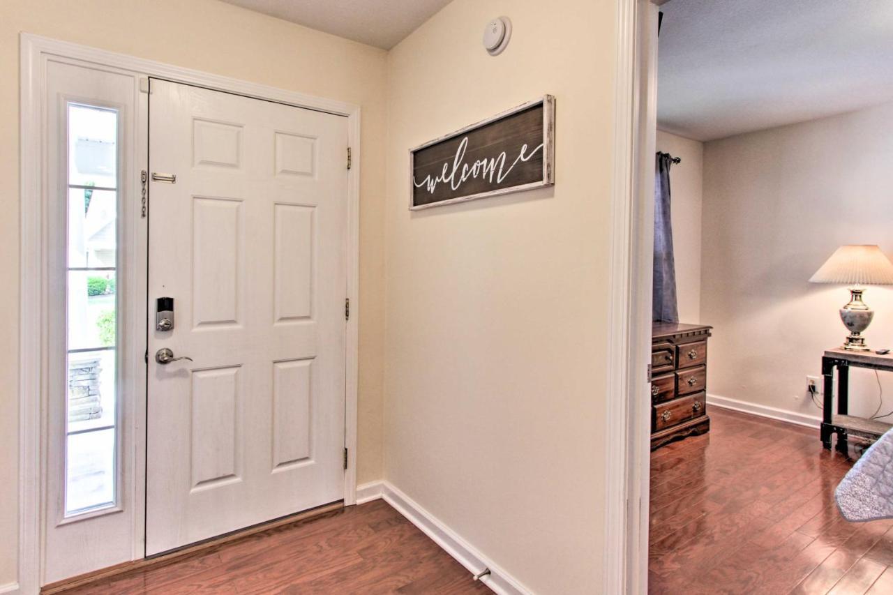 With Community Pool - 2 Miles To The Island! *