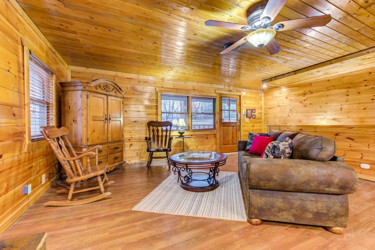Country Oaks Cabin Holiday home Pigeon Forge