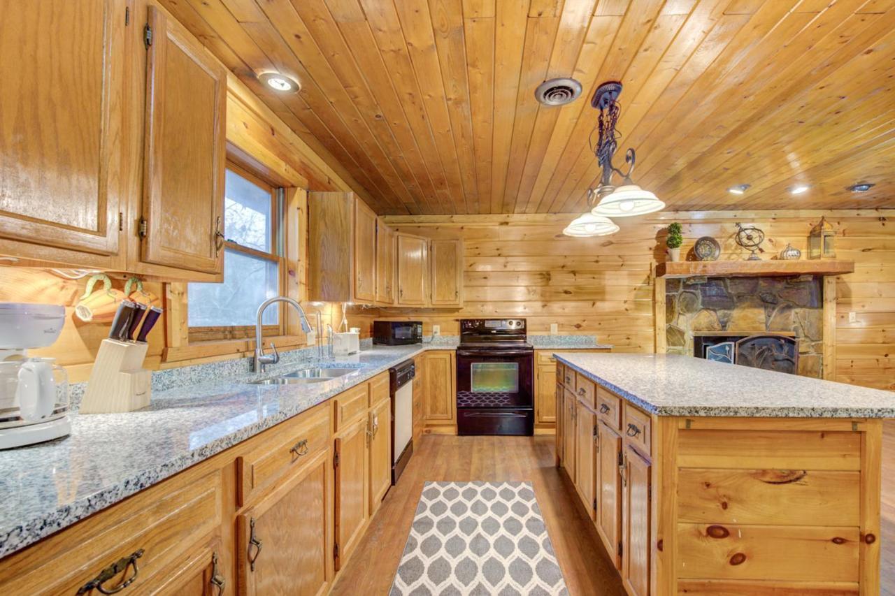 Holiday home Country Oaks Cabin *