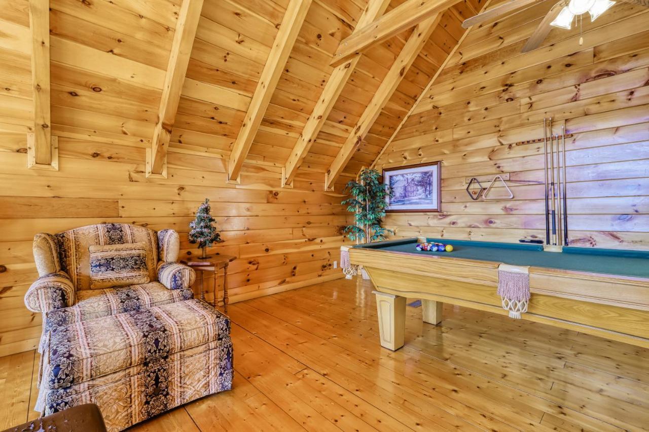 Hunters Hideaway * Pigeon Forge
