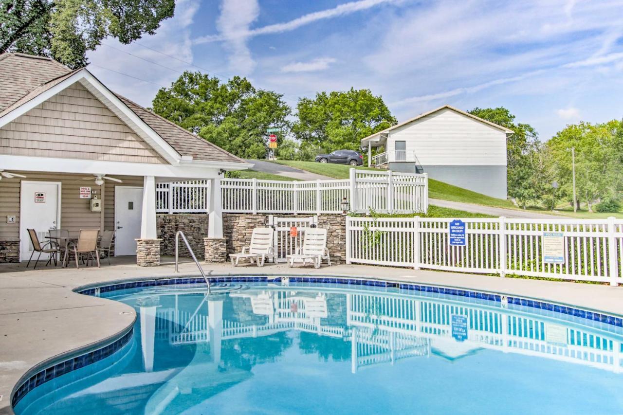 With Community Pool - 2 Miles To The Island! Holiday home *