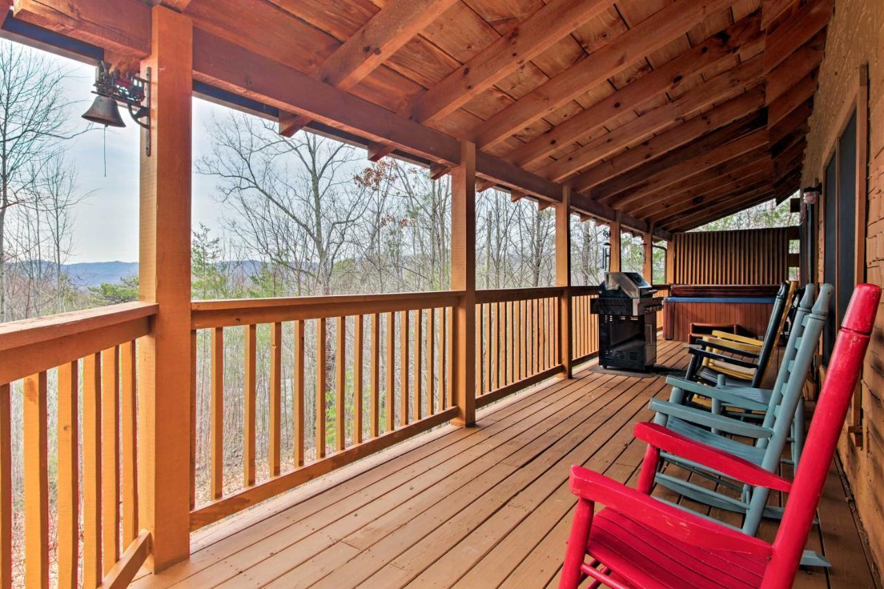 Mtn View Getaway With Game Room,deck,grill And Hot Tub! Pigeon Forge