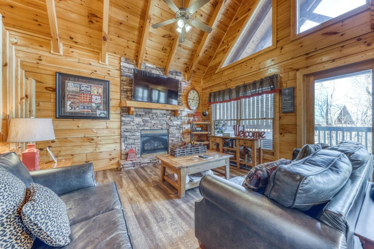 Holly Berry Holiday home Pigeon Forge