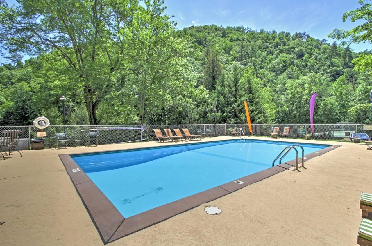 Mtn View Getaway With Game Room,deck,grill And Hot Tub! *