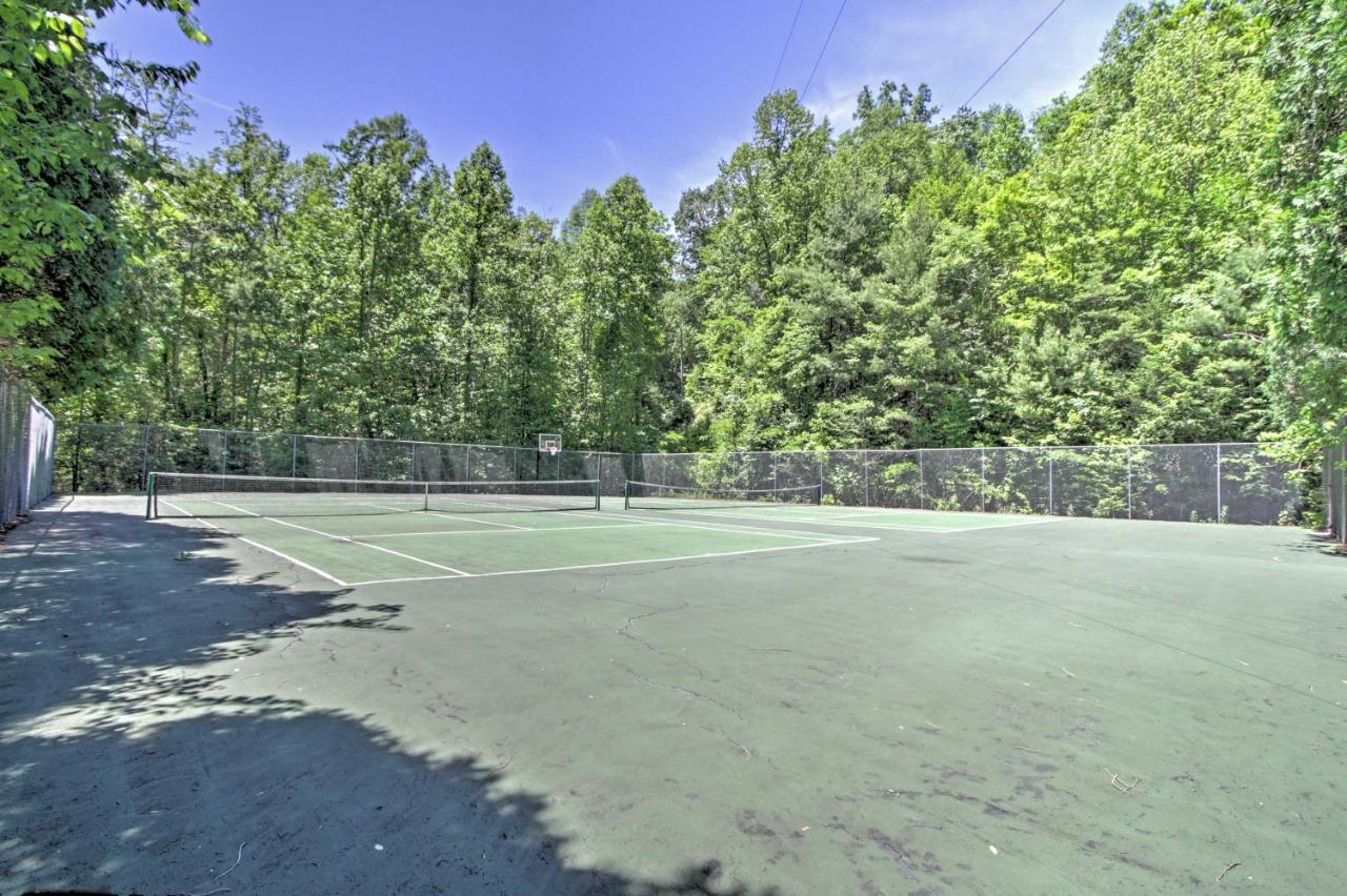 Mtn View Getaway With Game Room,deck,grill And Hot Tub! Pigeon Forge