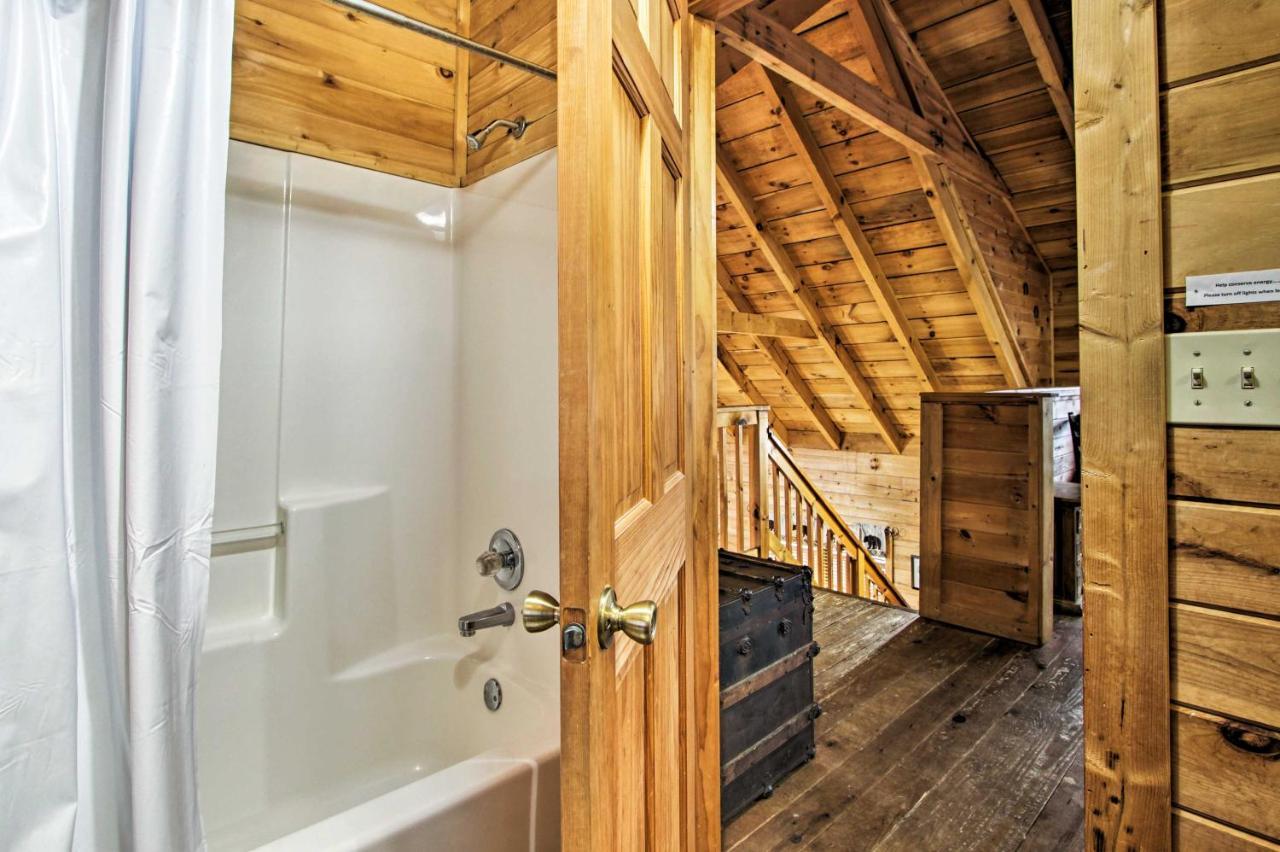 Mtn View Getaway With Game Room,deck,grill And Hot Tub! Holiday home *