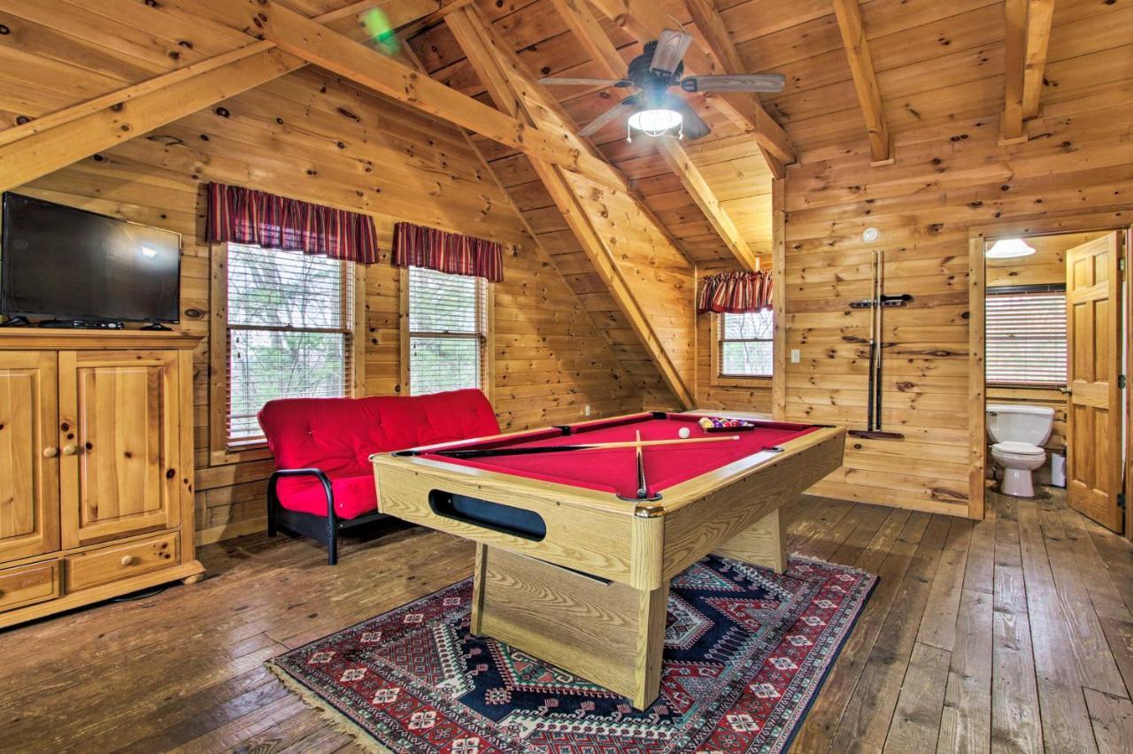Mtn View Getaway With Game Room,deck,grill And Hot Tub! Holiday home Pigeon Forge