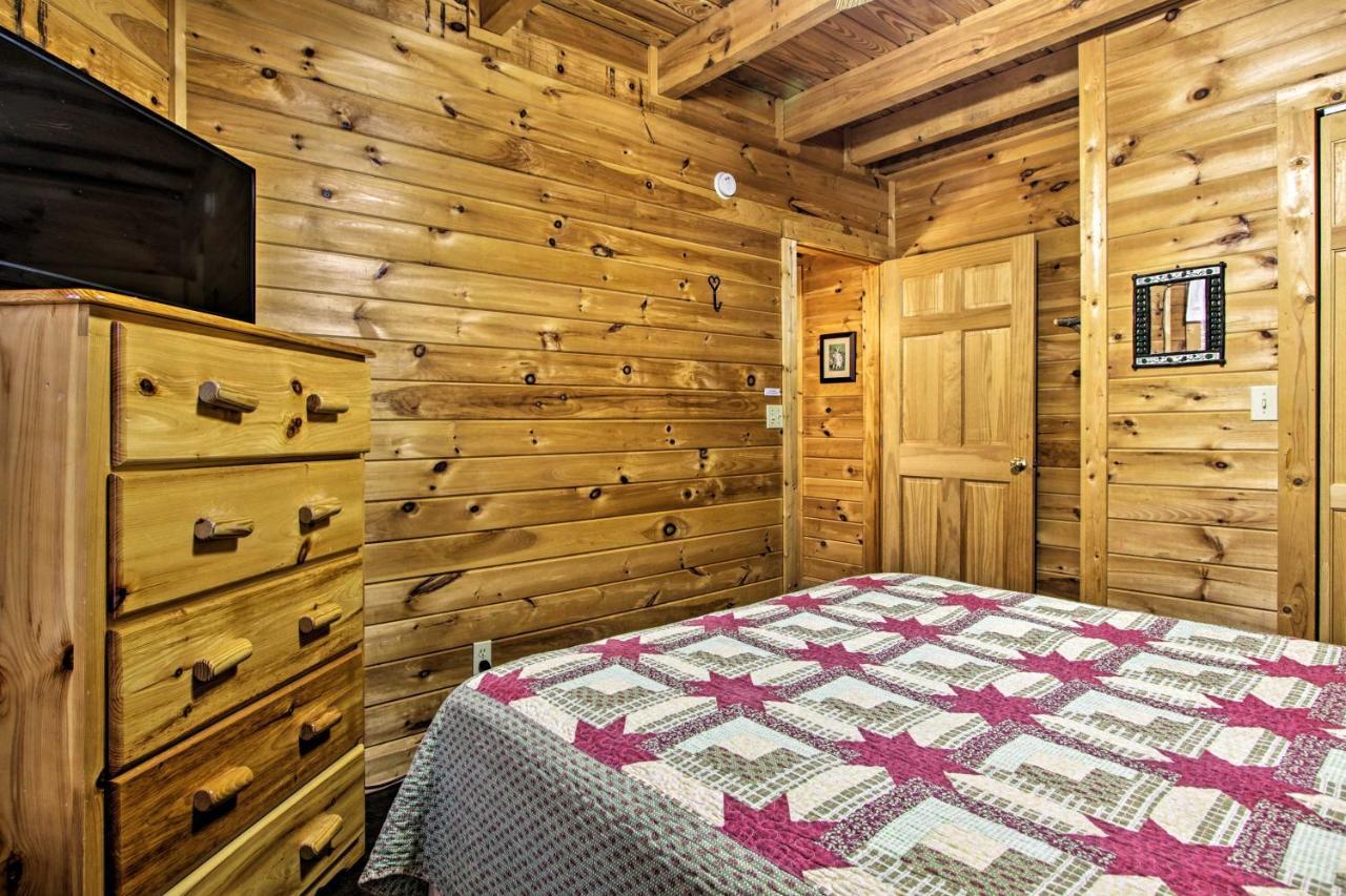 Mtn View Getaway With Game Room,deck,grill And Hot Tub! *