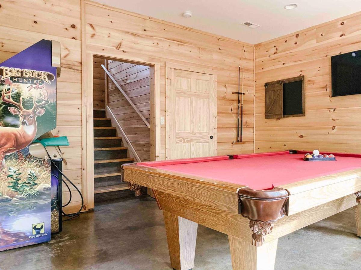 Mountain Splash -heated Indoor Pool, Hot Tub, Arcade Game Chalet *