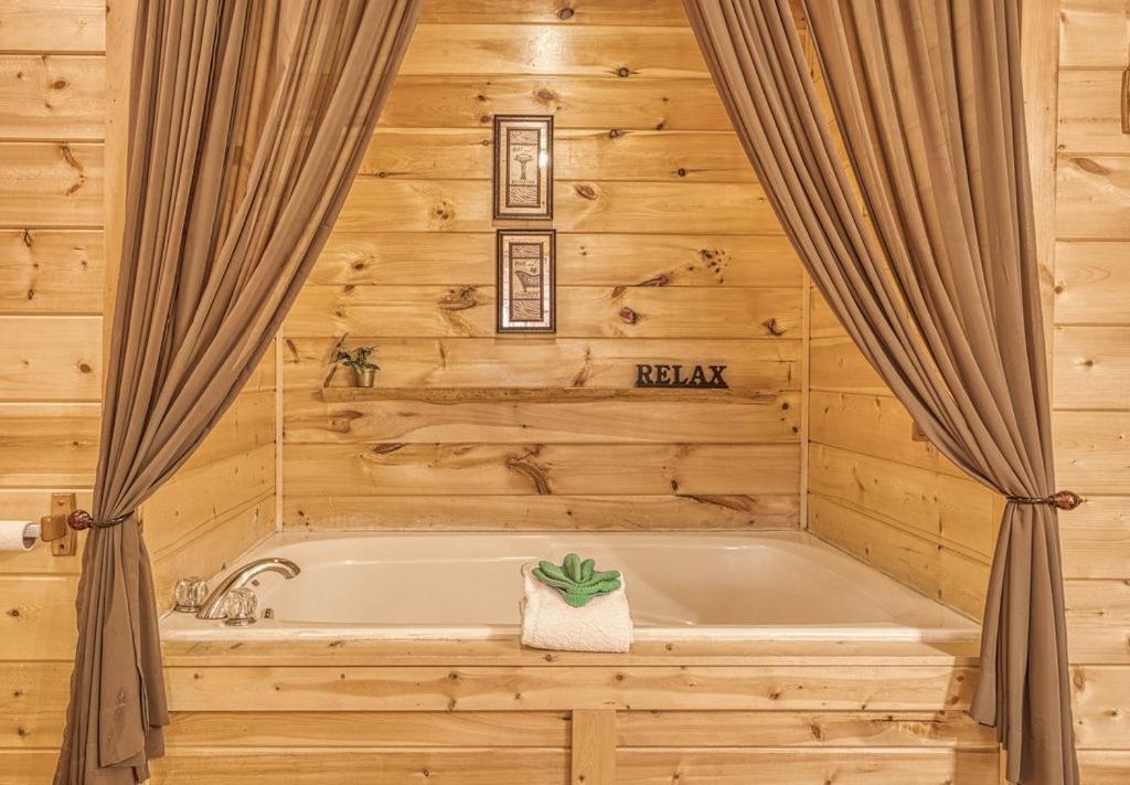 Always And Forever-1089 Of Free Area Attraction Tickets For Each Paid Day, Dollywood And More!!! Holiday home