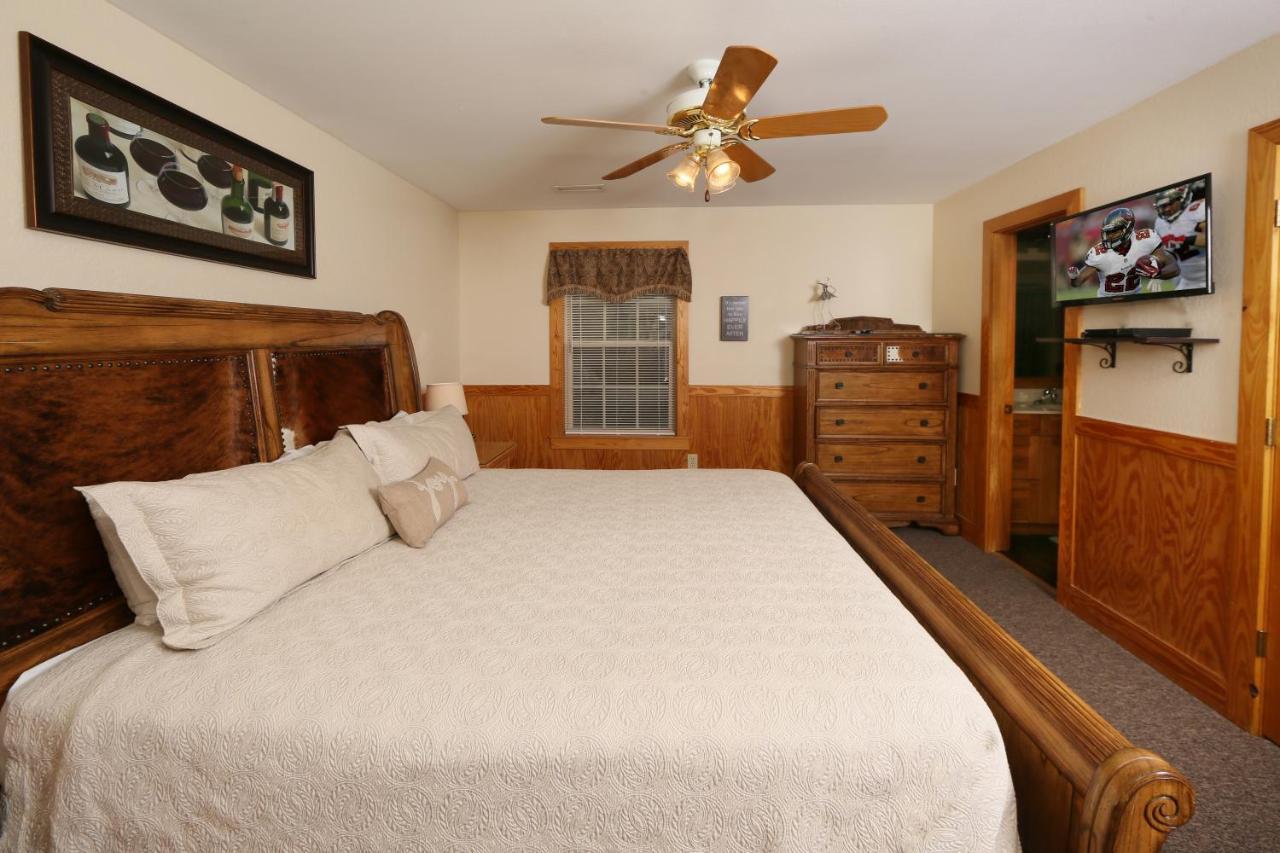 Chalet Wildwood Falls #4 Pigeon Forge