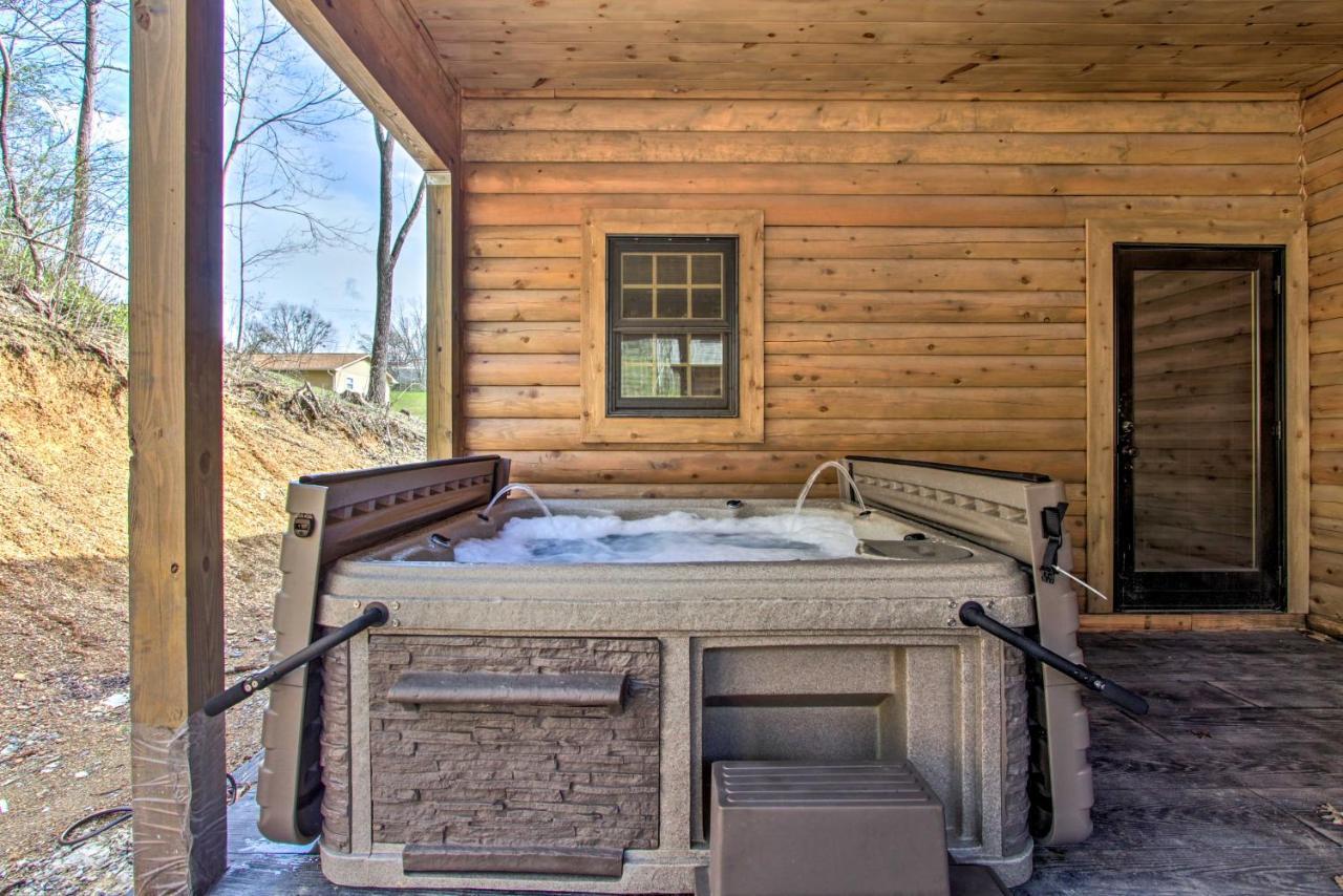 Riverfront With Hot Tub - 3 Miles To Dollywood * Pigeon Forge