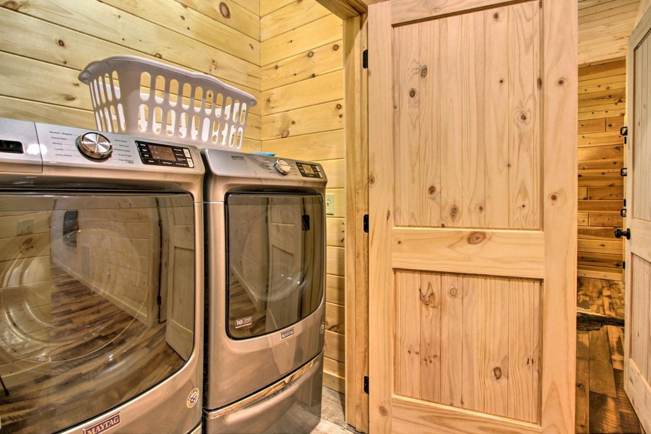 Riverfront With Hot Tub - 3 Miles To Dollywood * Pigeon Forge
