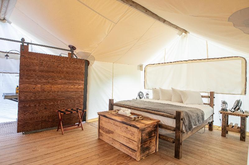 Under Canvas Great Smoky Mountains Luxury tent Pigeon Forge