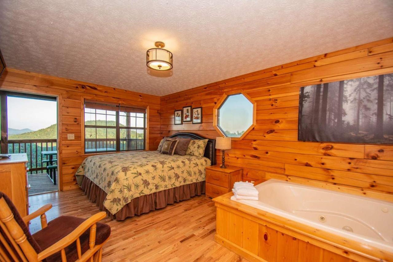 High And Lifted Up Holiday home Pigeon Forge