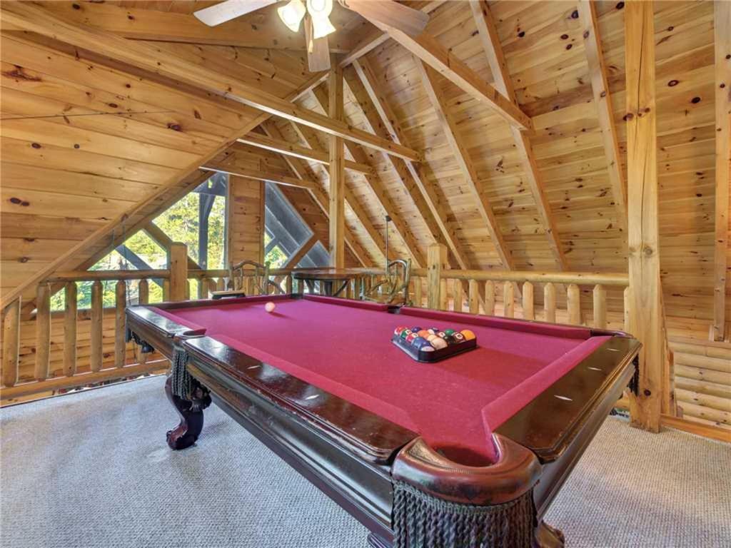 Wilderness Theater And Lodge, 3 Bedrooms, Sleeps 10, Game Room, Hot Tub *