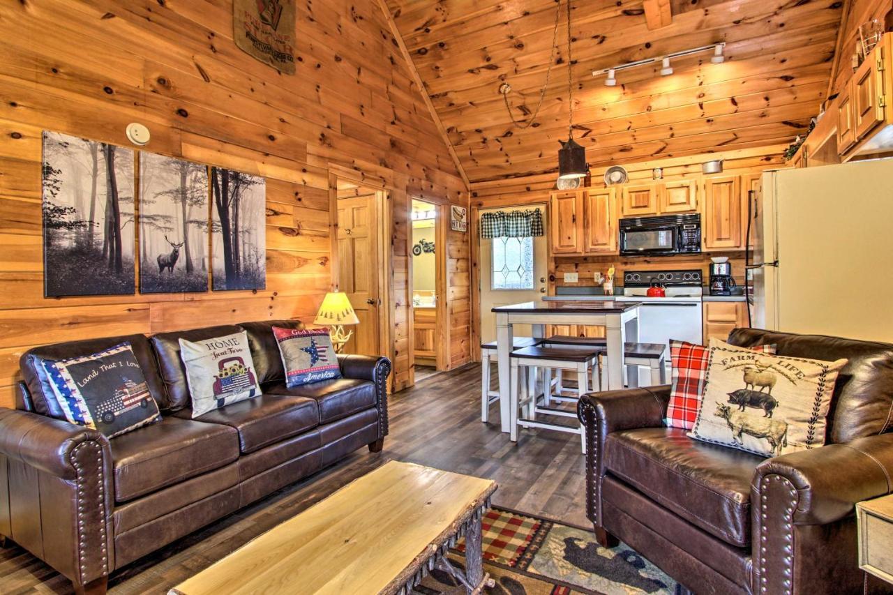 With Hot Tub And Mountain Views! Holiday home