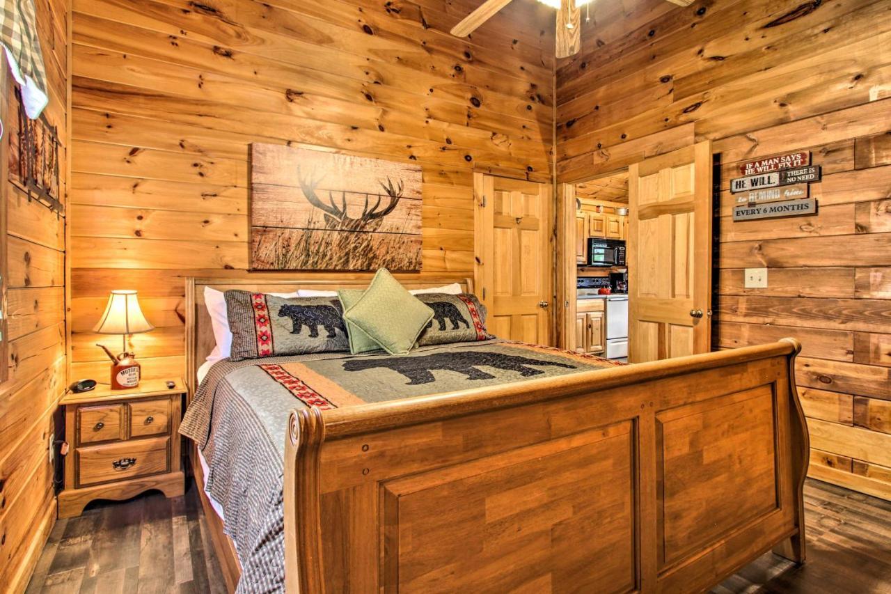 Holiday home With Hot Tub And Mountain Views! Pigeon Forge