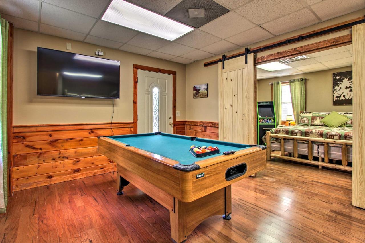 Holiday home With Hot Tub And Mountain Views! Pigeon Forge