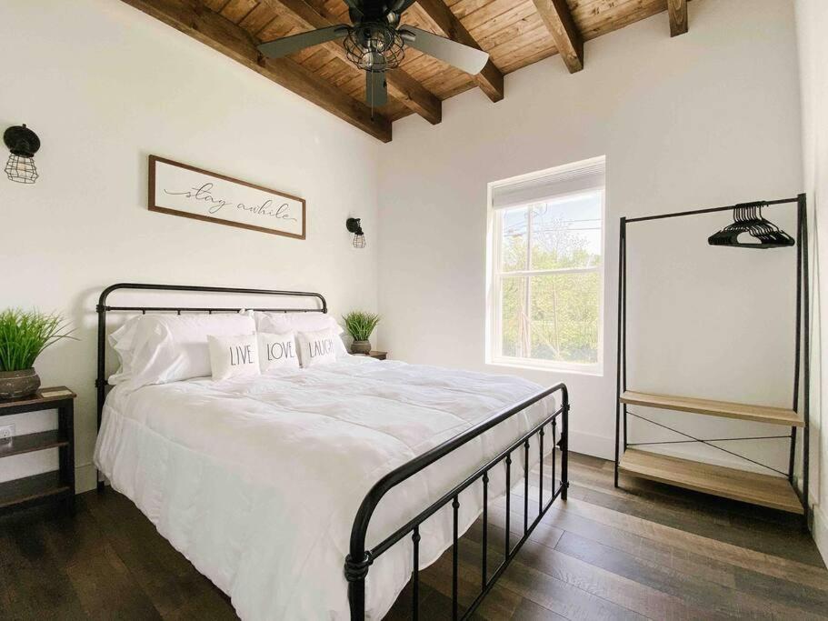 Cozy Smoky Mountain Tiny House Pigeon Forge