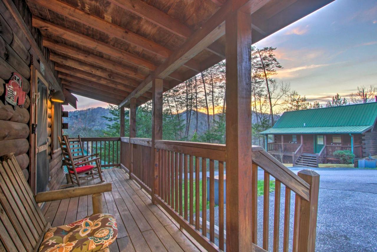 With Hot Tub And Mountain Views! Holiday home *