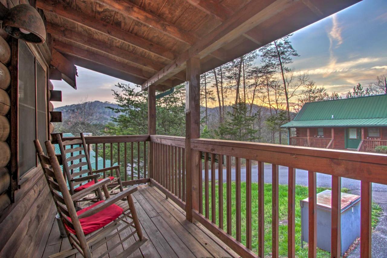 With Hot Tub And Mountain Views! Holiday home